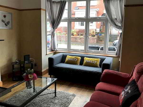 3 Hillside Avenue, Exeter, DEVON EX4 4NW photograph