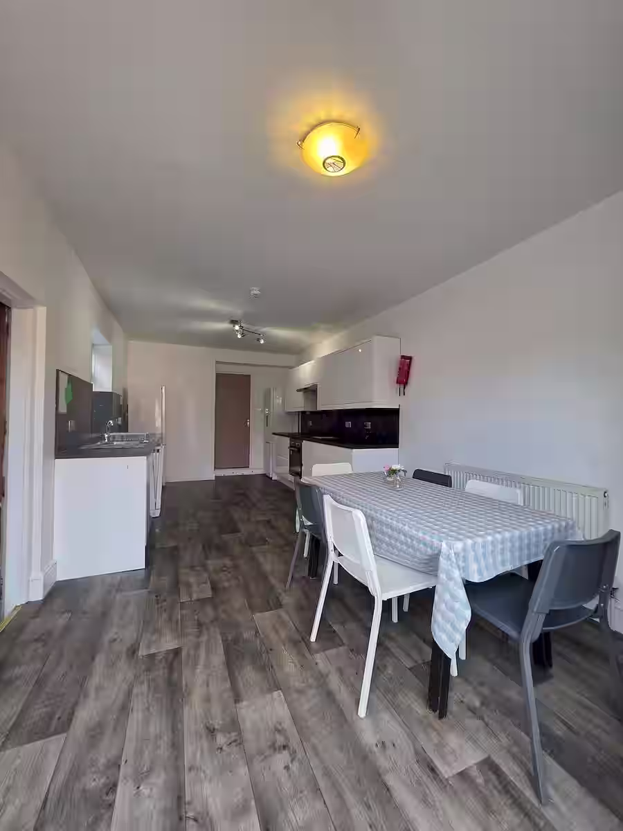 3 Hillside Avenue, Exeter, DEVON EX4 4NW photograph 6