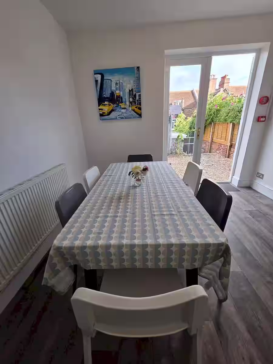 3 Hillside Avenue, Exeter, DEVON EX4 4NW photograph 7