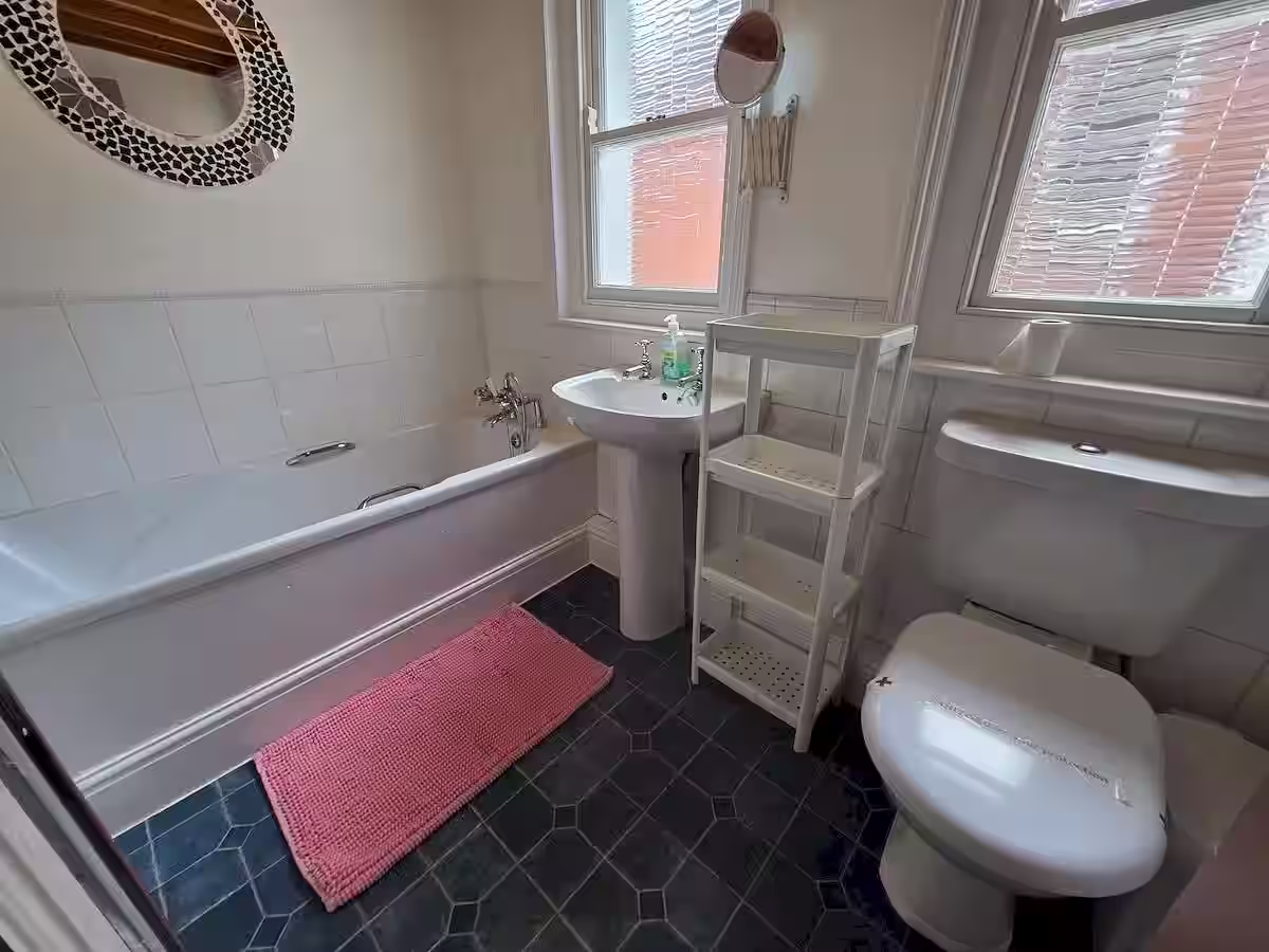3 Hillside Avenue, Exeter, DEVON EX4 4NW photograph 8