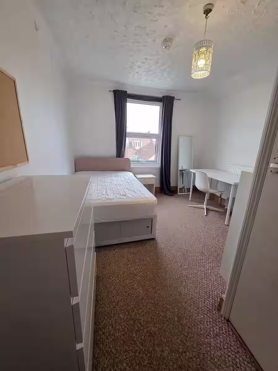 3 Hillside Avenue, Exeter, DEVON EX4 4NW photograph 14