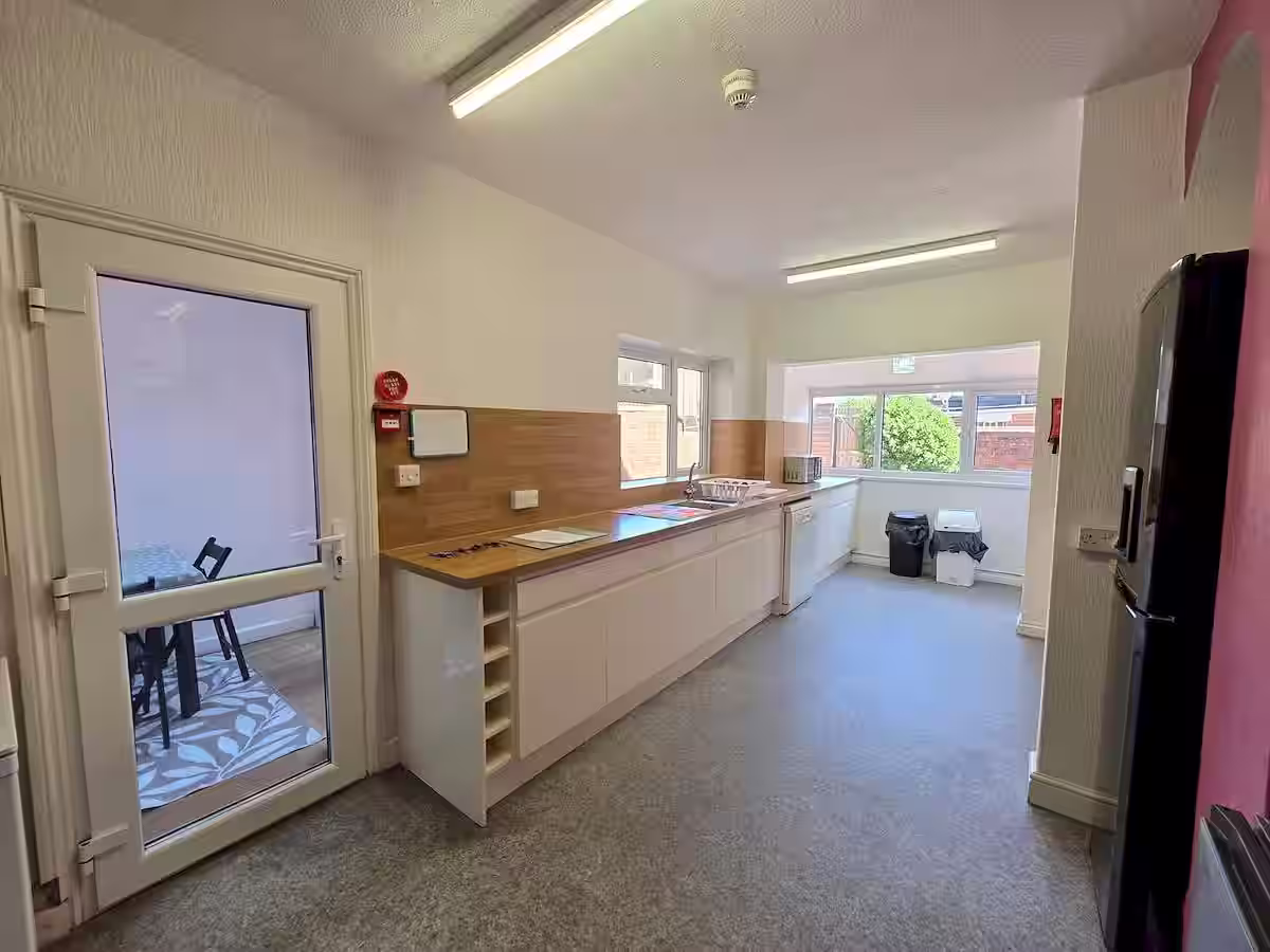 59 Old Tiverton Road, Exeter, DEVON EX4 6NG photograph 4