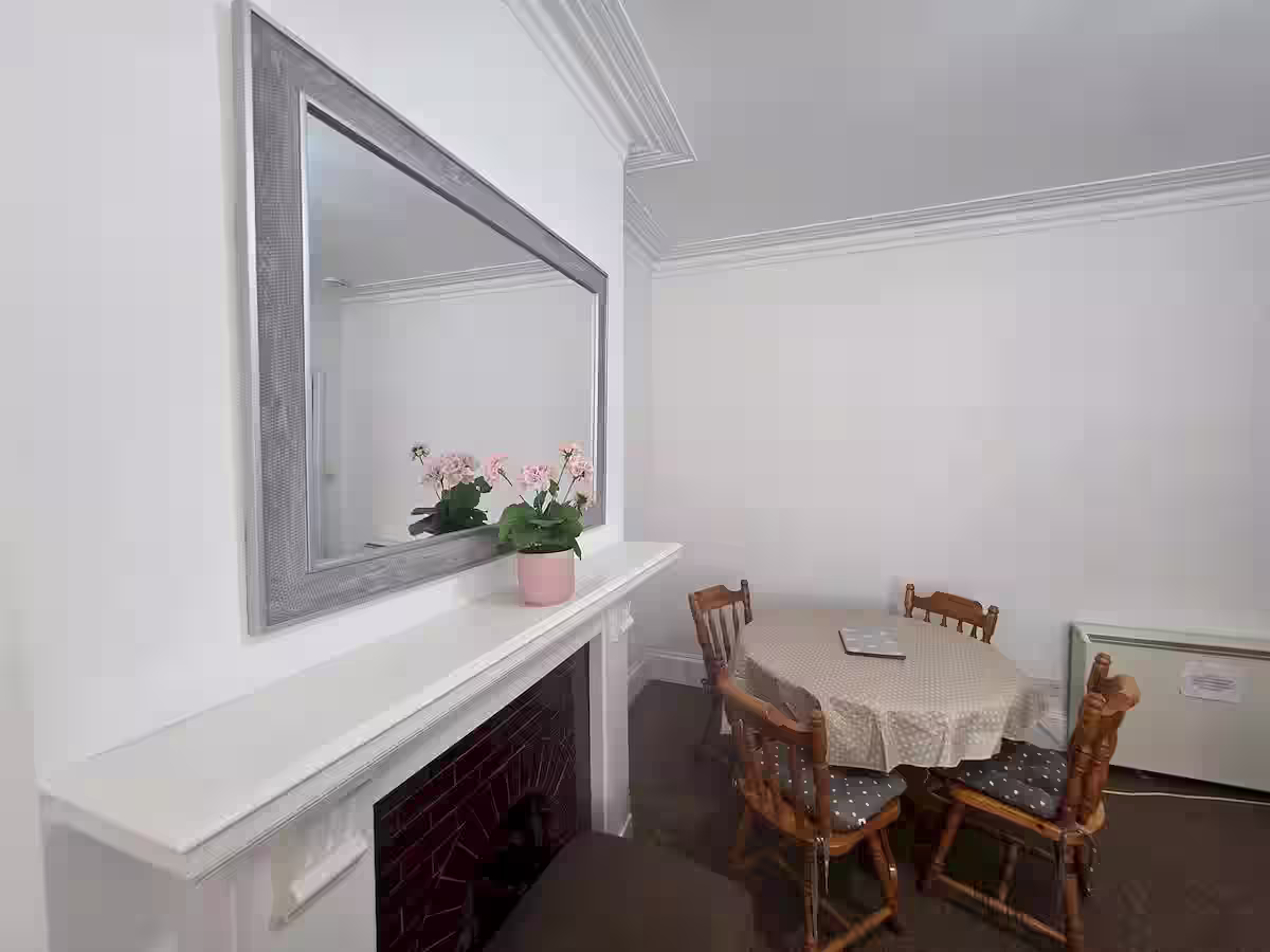 69 Old Tiverton Road, Exeter, DEVON EX4 6NG photograph 3