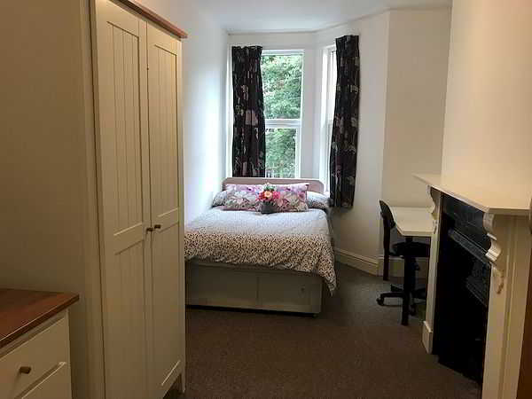 69 Old Tiverton Road, Exeter, DEVON EX4 6NG photograph 6