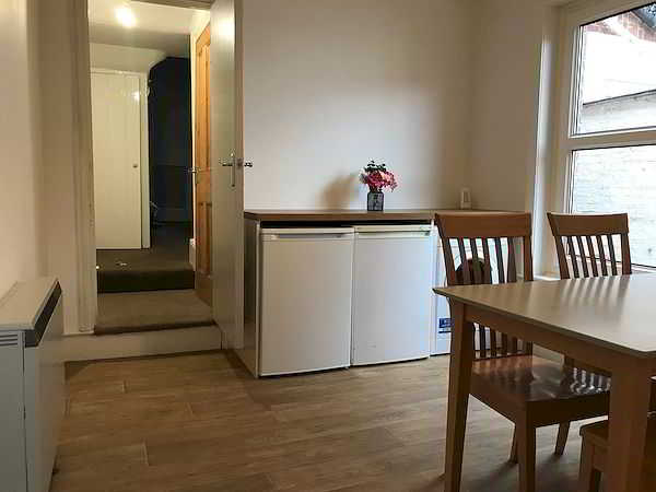 75 Howell Road, Exeter, DEVON EX4 4LZ photograph 4