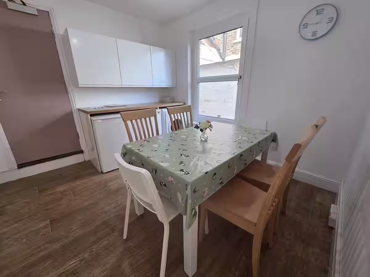 75 Howell Road, Exeter, DEVON EX4 4LZ photograph 7