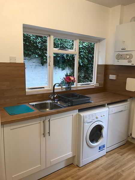 7 Hillsborough Avenue, Exeter, DEVON EX4 6BW photograph 3