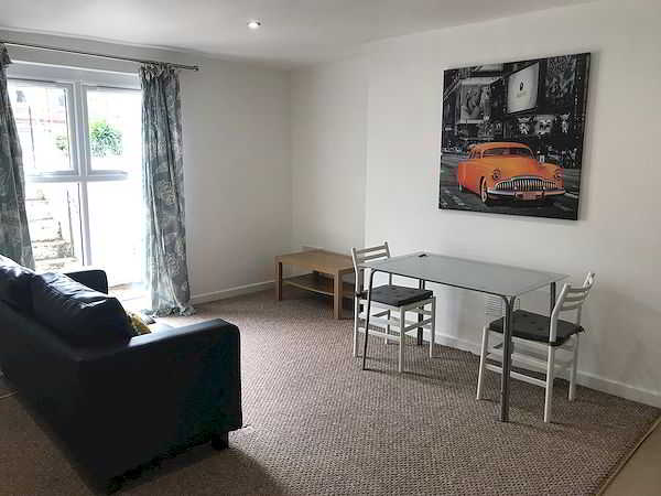 Basement Flat, 48 Old Tiverton Road, Exeter, DEVON EX4 6NG photograph 3