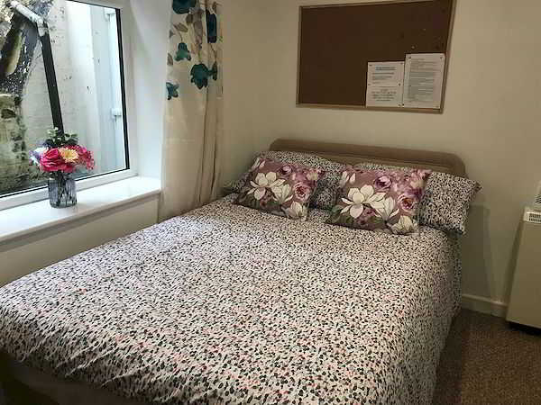 Basement Flat, 48 Old Tiverton Road, Exeter, DEVON EX4 6NG photograph 5