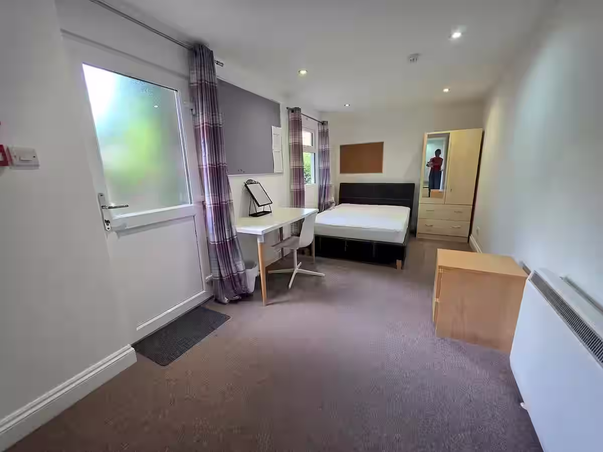 Ground Floor Flat 1, 48 Old Tiverton Road, Exeter, DEVON EX4 6NG photograph 7