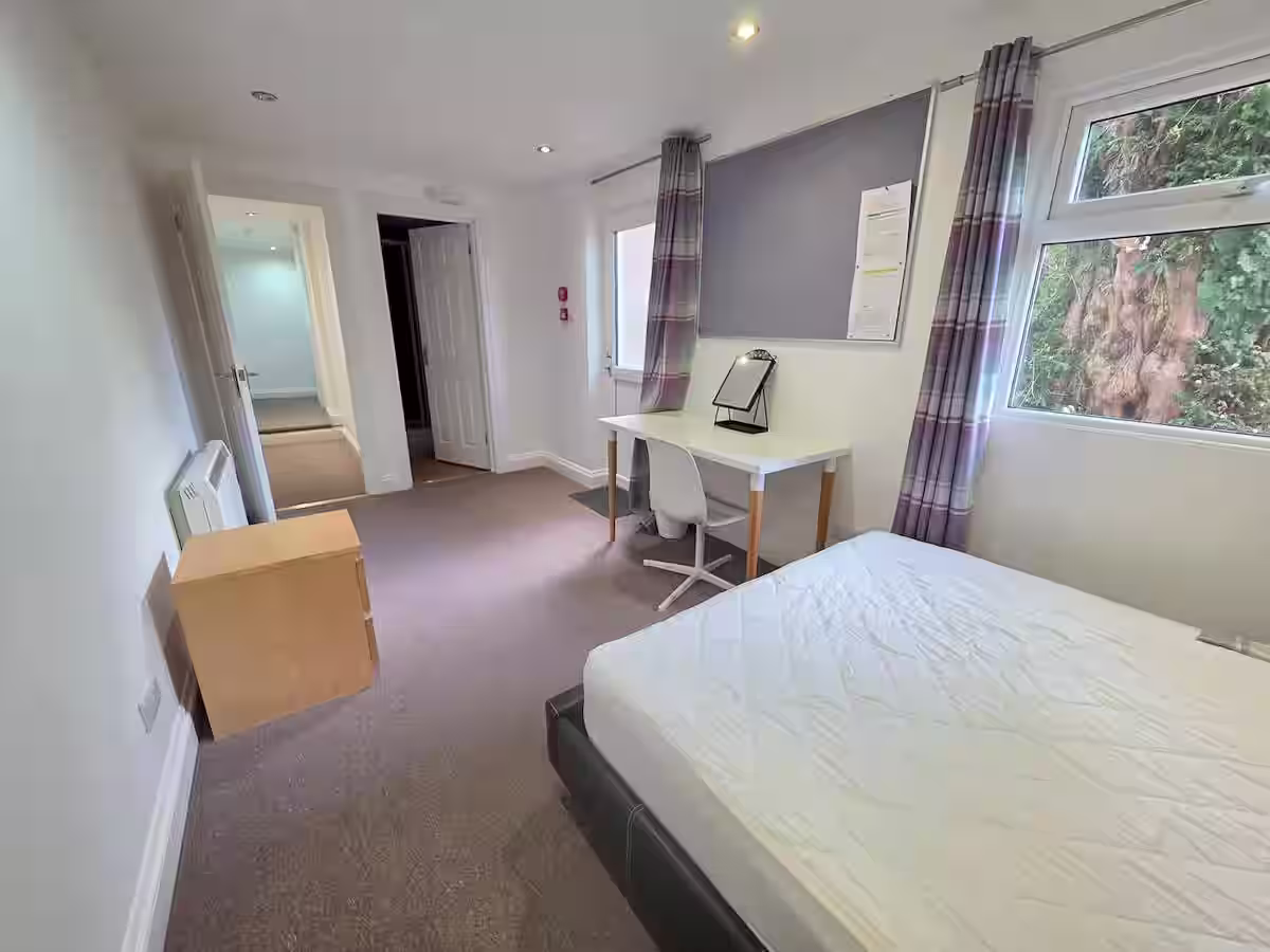 Ground Floor Flat 1, 48 Old Tiverton Road, Exeter, DEVON EX4 6NG photograph 8