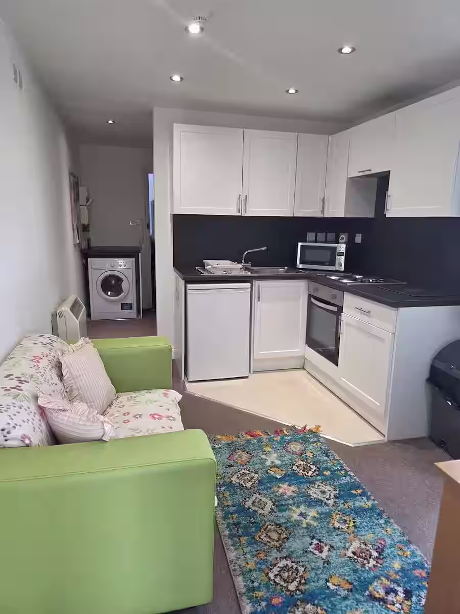 Flat 1B, 48 Old Tiverton Road, Exeter, DEVON EX4 6NG photograph 2