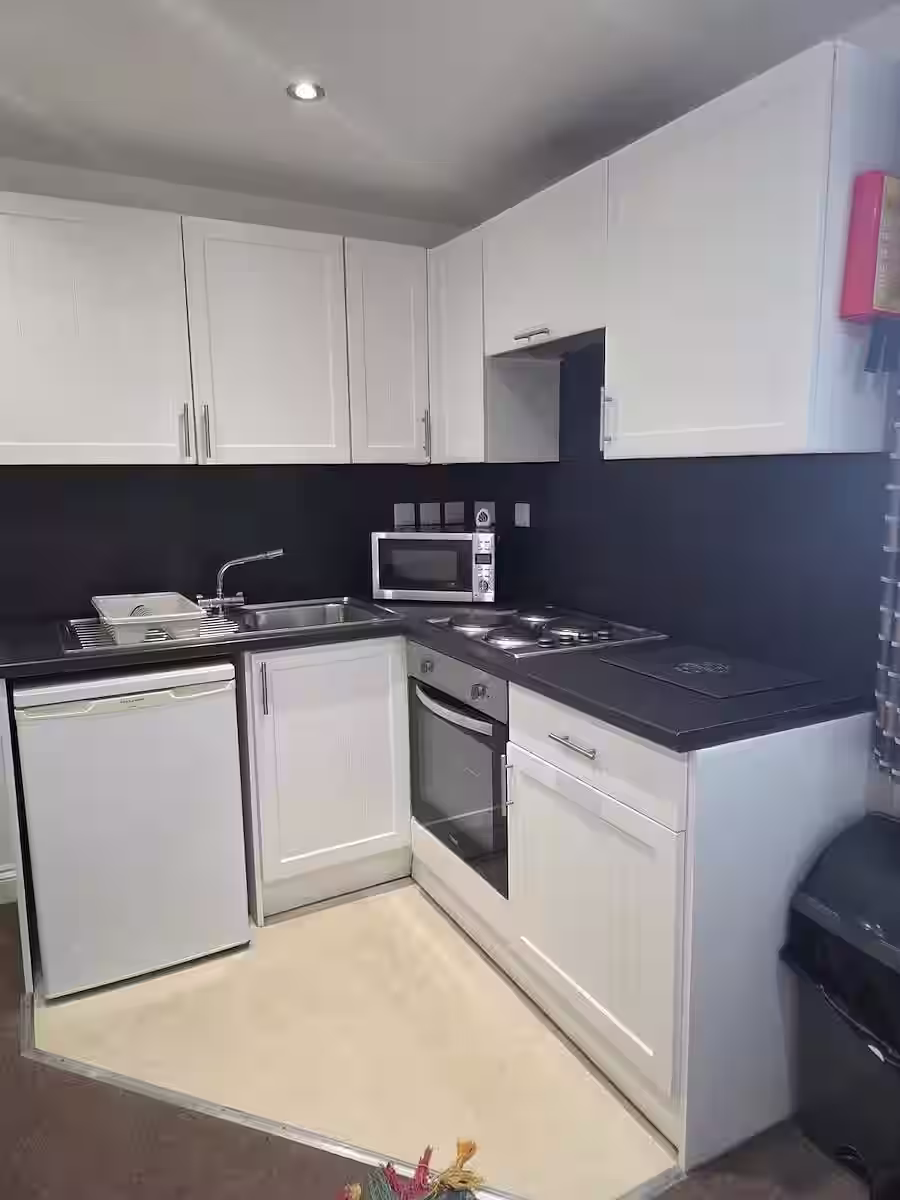 Flat 1B, 48 Old Tiverton Road, Exeter, DEVON EX4 6NG photograph 3