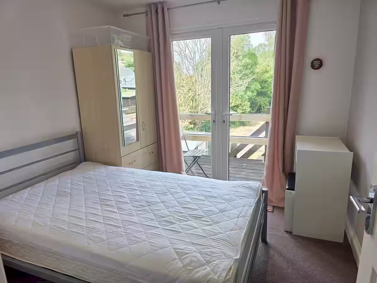 Flat 1B, 48 Old Tiverton Road, Exeter, DEVON EX4 6NG photograph 5