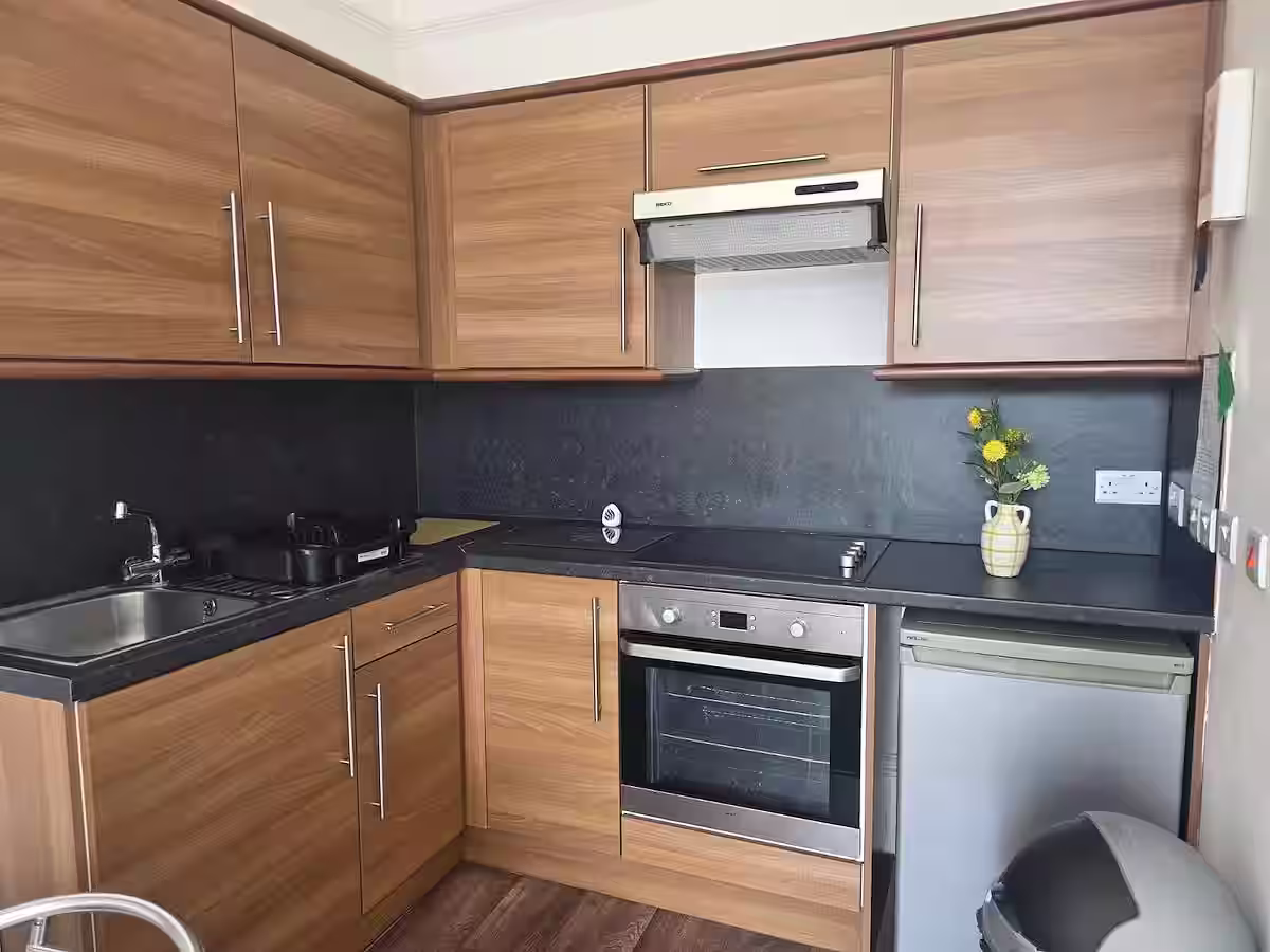 Flat 2, 48 Old Tiverton Road, Exeter, DEVON EX4 6NG photograph
