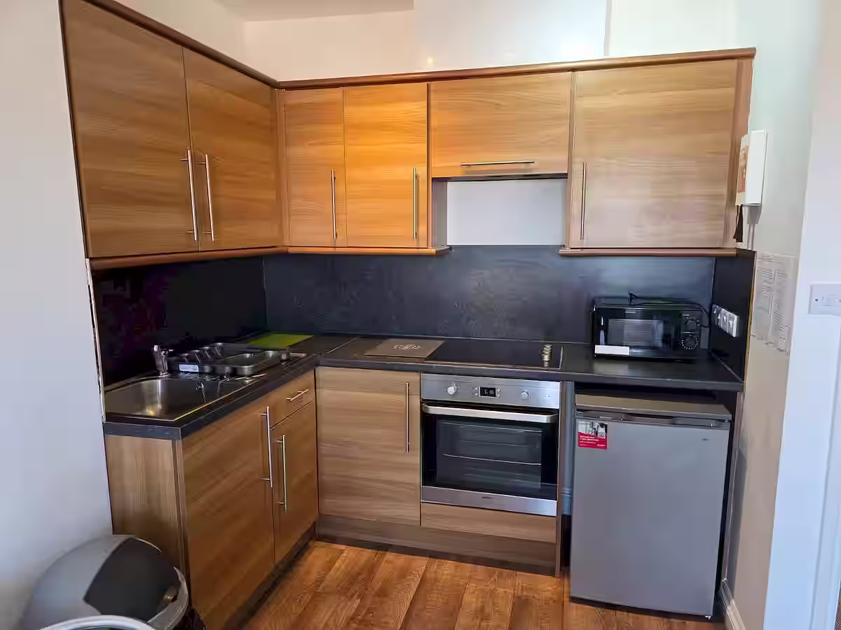 Flat 3, 48 Old Tiverton Road, Exeter, DEVON EX4 6NG photograph 4