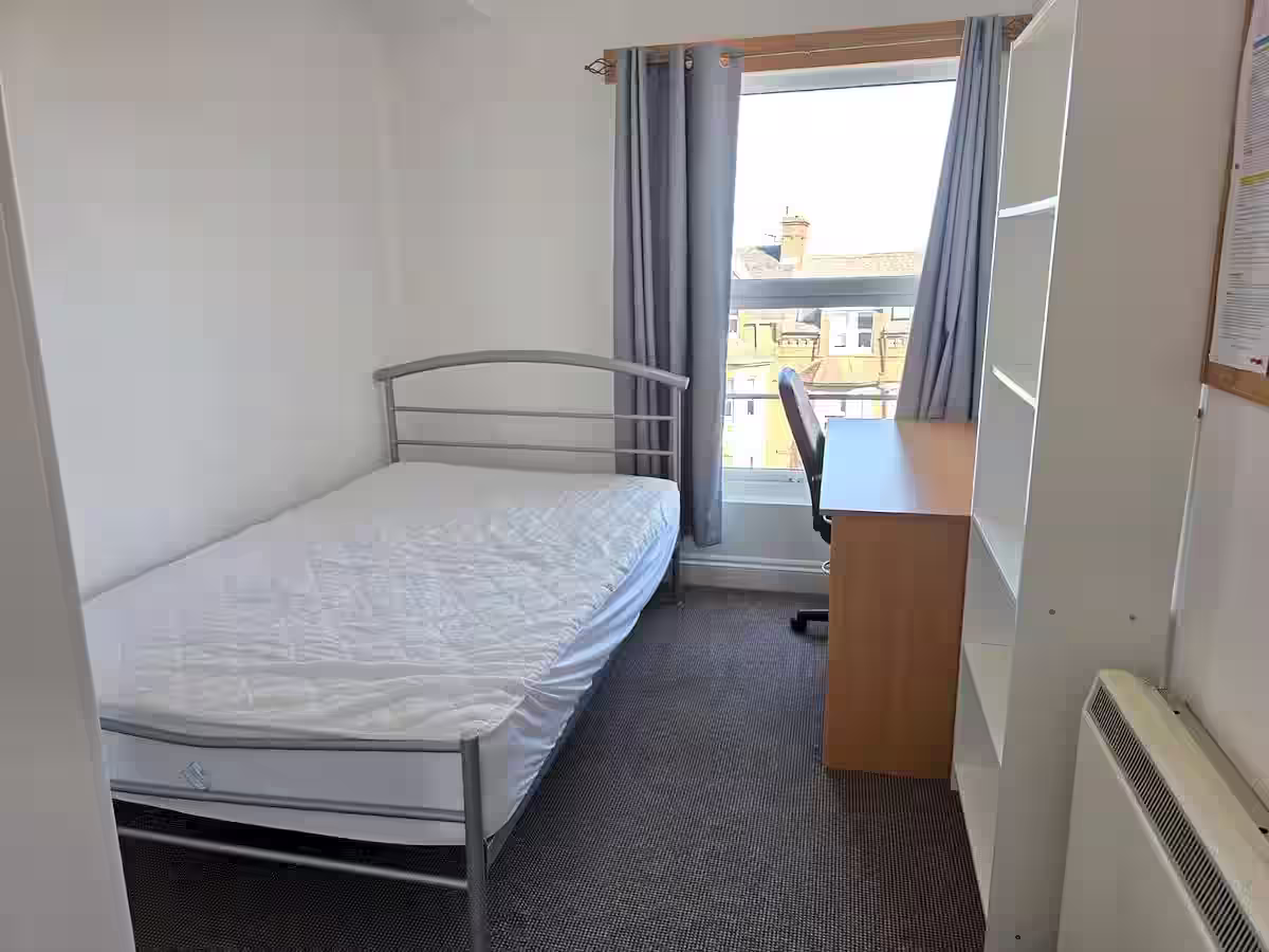 Flat 3, 48 Old Tiverton Road, Exeter, DEVON EX4 6NG photograph 10